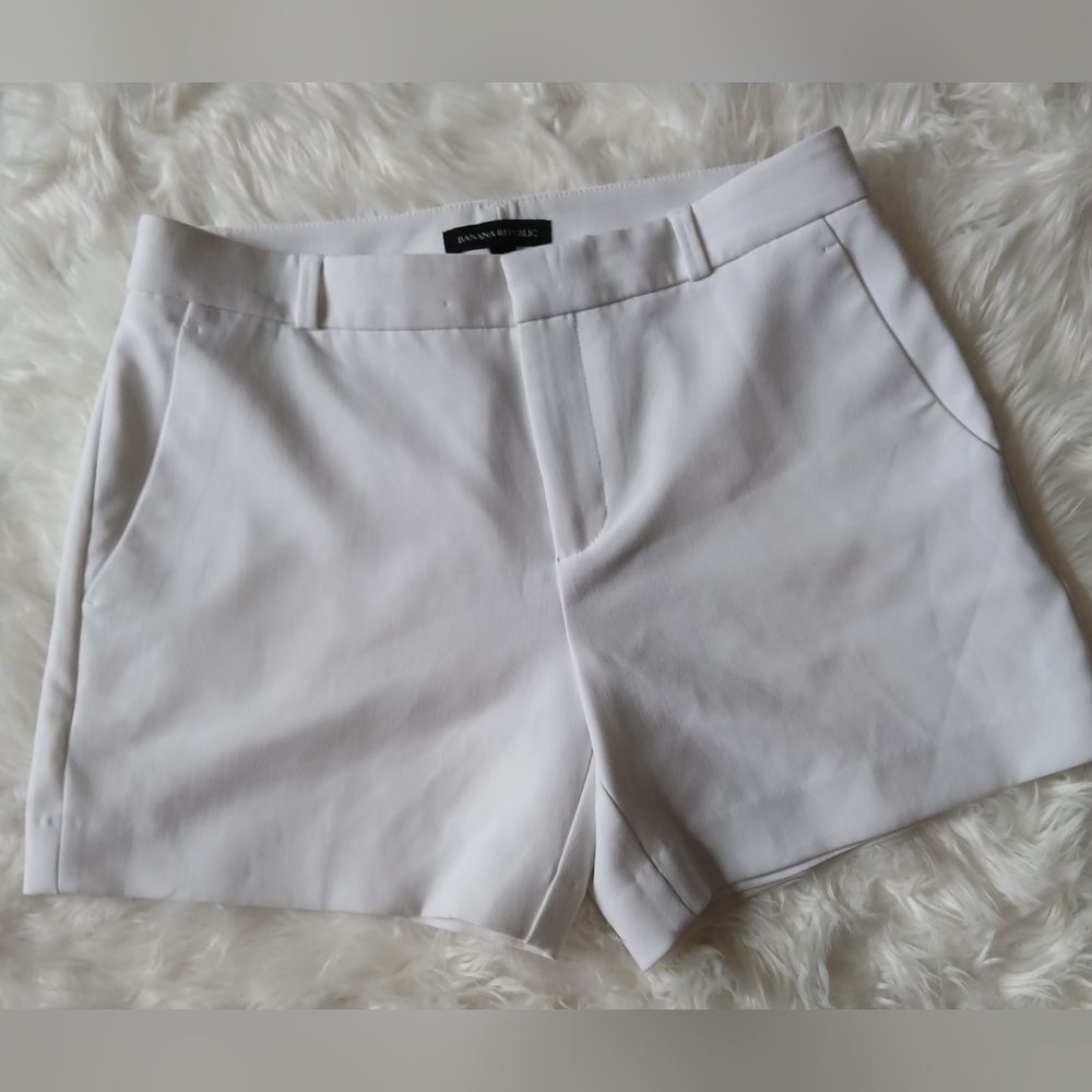 Banna Republic High Waist White Shorts Size  4